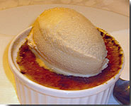 Baked custard pudding with english-tea gelato